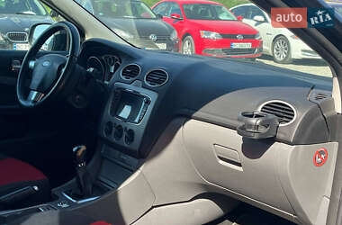 Хэтчбек Ford Focus 2009 в 