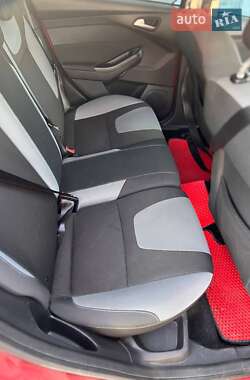 Хэтчбек Ford Focus 2013 в 