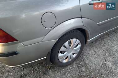 Седан Ford Focus 2003 в 