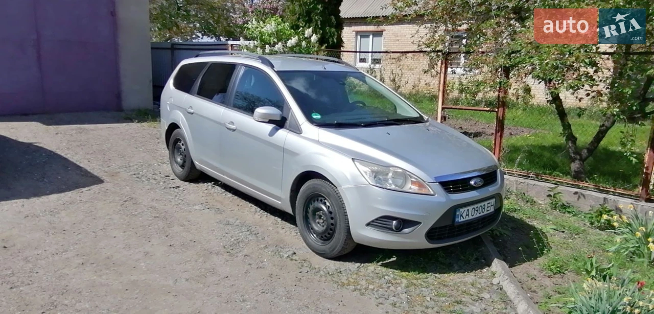 2010 Ford Focus - мініатюра 11