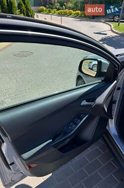 Хетчбек Ford Focus 2014 в 