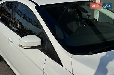 Хэтчбек Ford Focus 2016 в 