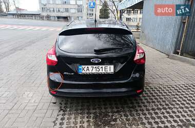 Хэтчбек Ford Focus 2013 в 