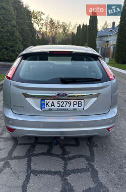 Хэтчбек Ford Focus 2009 в 
