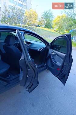 Седан Ford Focus 2012 в 