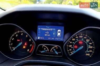 Седан Ford Focus 2012 в 