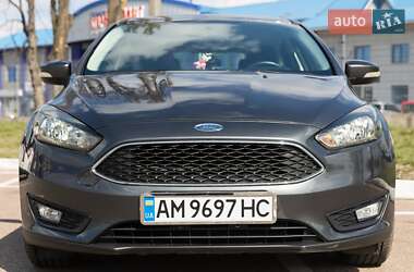 Хетчбек Ford Focus 2016 в 