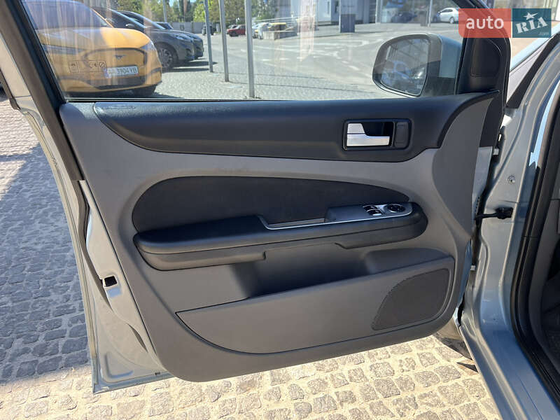 Седан Ford Focus 2010 в Днепре