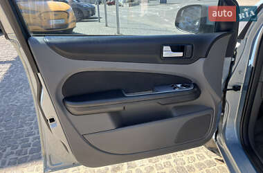 Седан Ford Focus 2010 в 