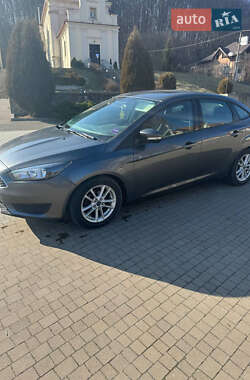 Седан Ford Focus 2015 в 
