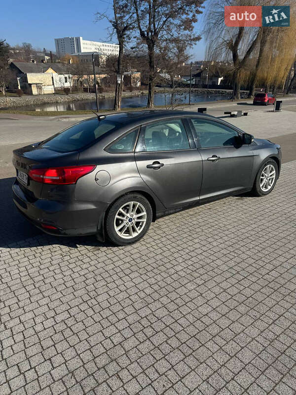 Седан Ford Focus 2015 в Львове