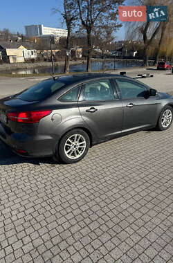 Седан Ford Focus 2015 в 