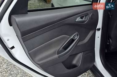 Седан Ford Focus 2011 в 