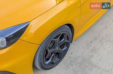 Хэтчбек Ford Focus 2013 в 