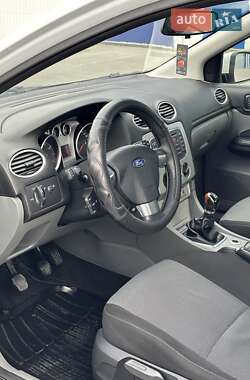 Седан Ford Focus 2010 в 
