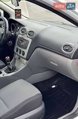 Седан Ford Focus 2010 в 