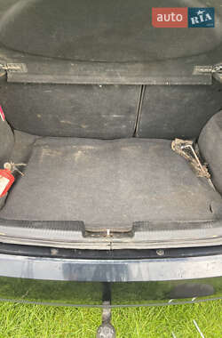 Хэтчбек Ford Focus 2001 в 
