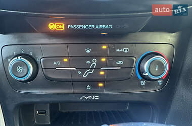 Седан Ford Focus 2016 в 