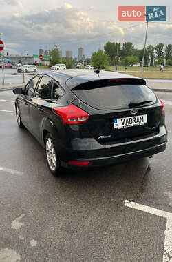 Хэтчбек Ford Focus 2015 в 