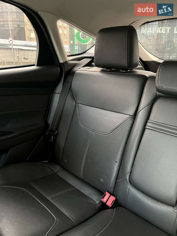 Хэтчбек Ford Focus 2015 в Киеве