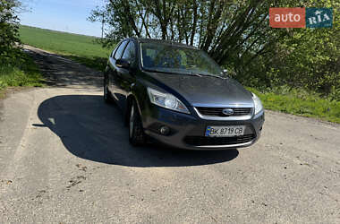 Хетчбек Ford Focus 2010 в 