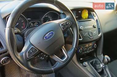 Хэтчбек Ford Focus 2016 в 
