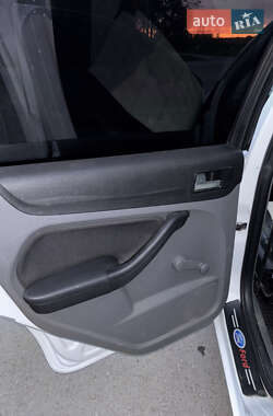 Универсал Ford Focus 2010 в 