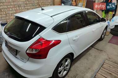 Хетчбек Ford Focus 2013 в 