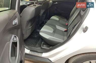 Хетчбек Ford Focus 2013 в 