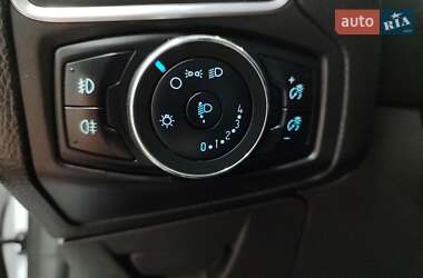 Хетчбек Ford Focus 2013 в 