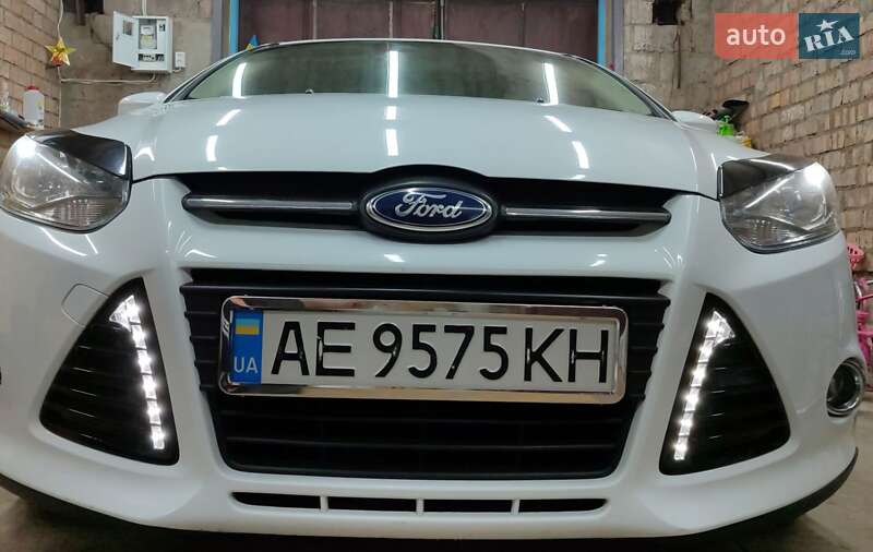 Хетчбек Ford Focus 2013 в Синельниковому
