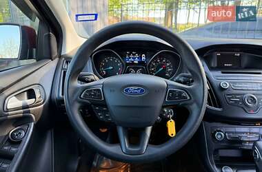 Хэтчбек Ford Focus 2017 в 
