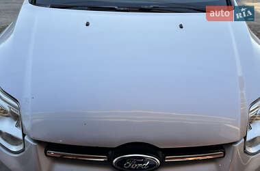 Хэтчбек Ford Focus 2011 в 