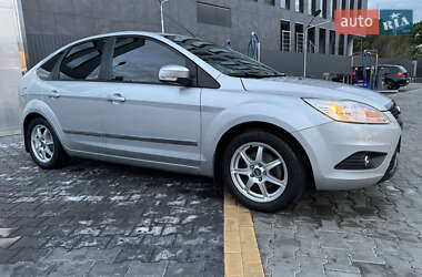 Хэтчбек Ford Focus 2010 в 