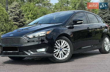 Хетчбек Ford Focus 2015 в 