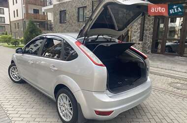 Хэтчбек Ford Focus 2010 в 