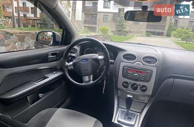 Хэтчбек Ford Focus 2010 в 