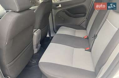 Хэтчбек Ford Focus 2010 в 