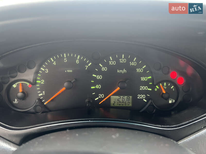 Седан Ford Focus 2001 в Болехове