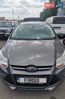 Хэтчбек Ford Focus 2011 в 
