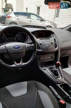 Хэтчбек Ford Focus 2017 в 