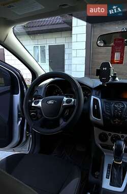 Седан Ford Focus 2012 в 