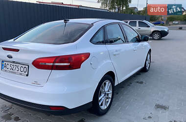 Седан Ford Focus 2015 в 