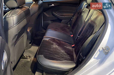 Седан Ford Focus 2015 в 