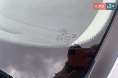 Хэтчбек Ford Focus 2013 в 