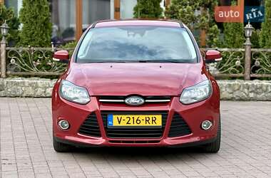 Хэтчбек Ford Focus 2011 в 