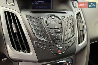 Хэтчбек Ford Focus 2011 в 