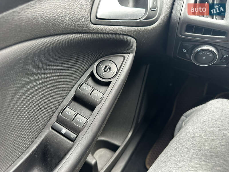 Седан Ford Focus 2015 в Ніжині