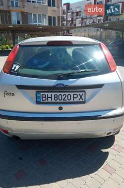 Хэтчбек Ford Focus 2003 в 