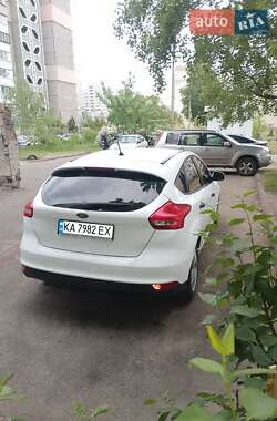 Хетчбек Ford Focus 2015 в 